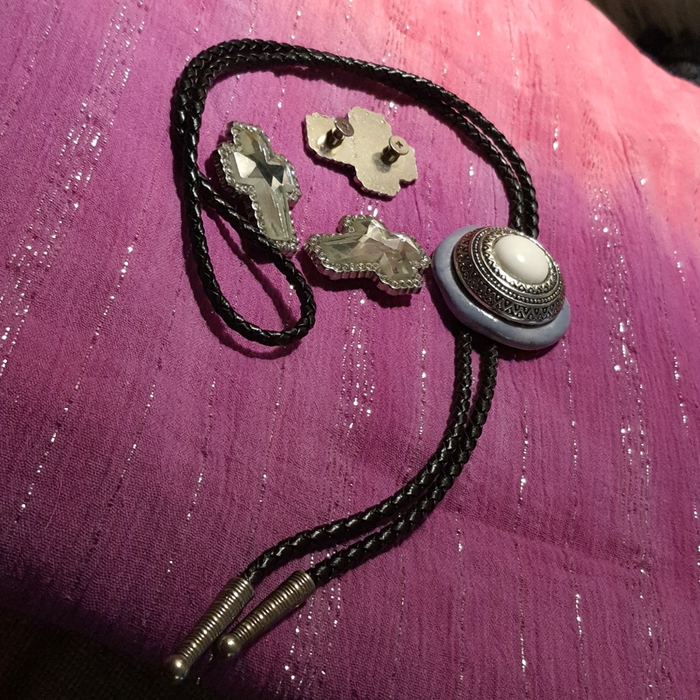 Western Style Accessories Lot